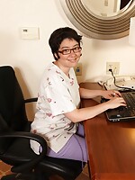 mature women free porn